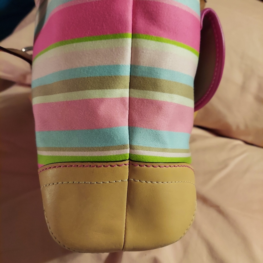 Pretty Coach Bag - Picture 4 of 15
